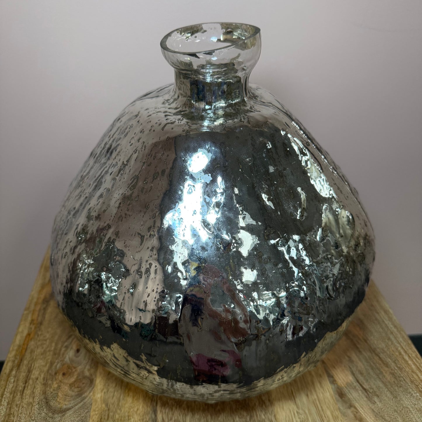 Regina Andrew "Virgo" Vase