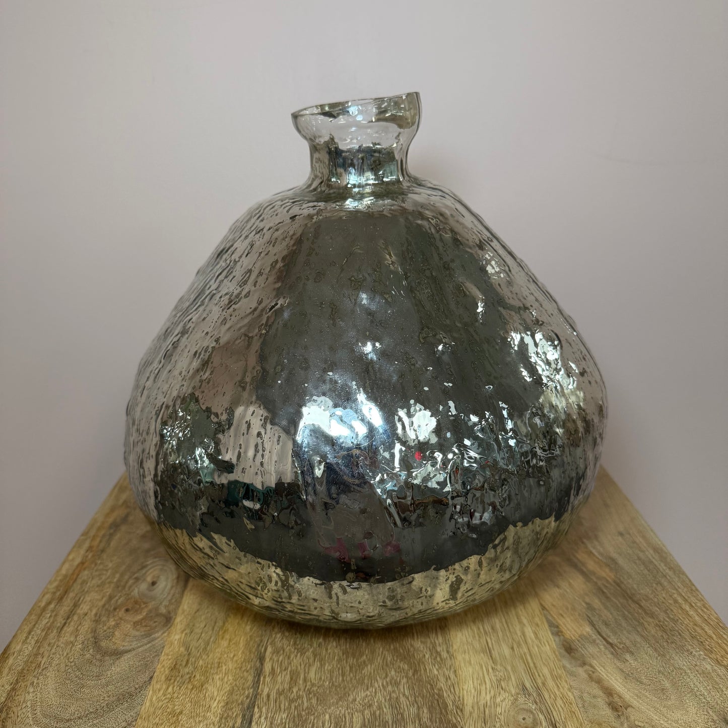 Regina Andrew "Virgo" Vase