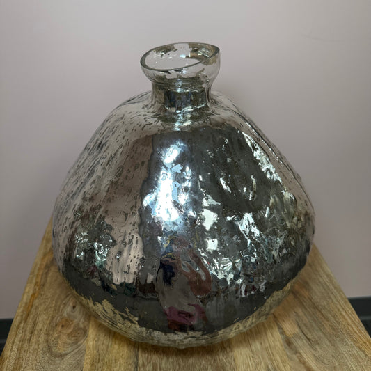 Regina Andrew "Virgo" Vase